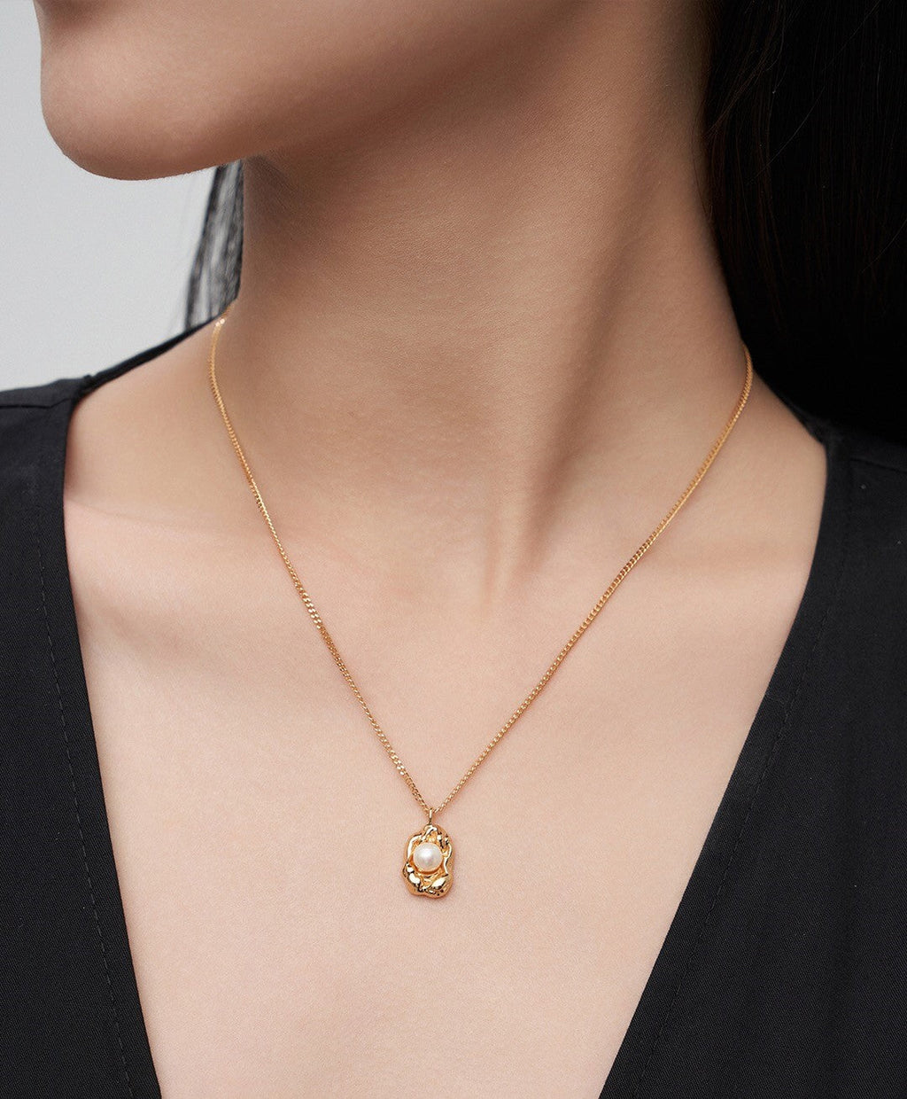 Dainty Freshwater Pearl Pendant Necklace-5